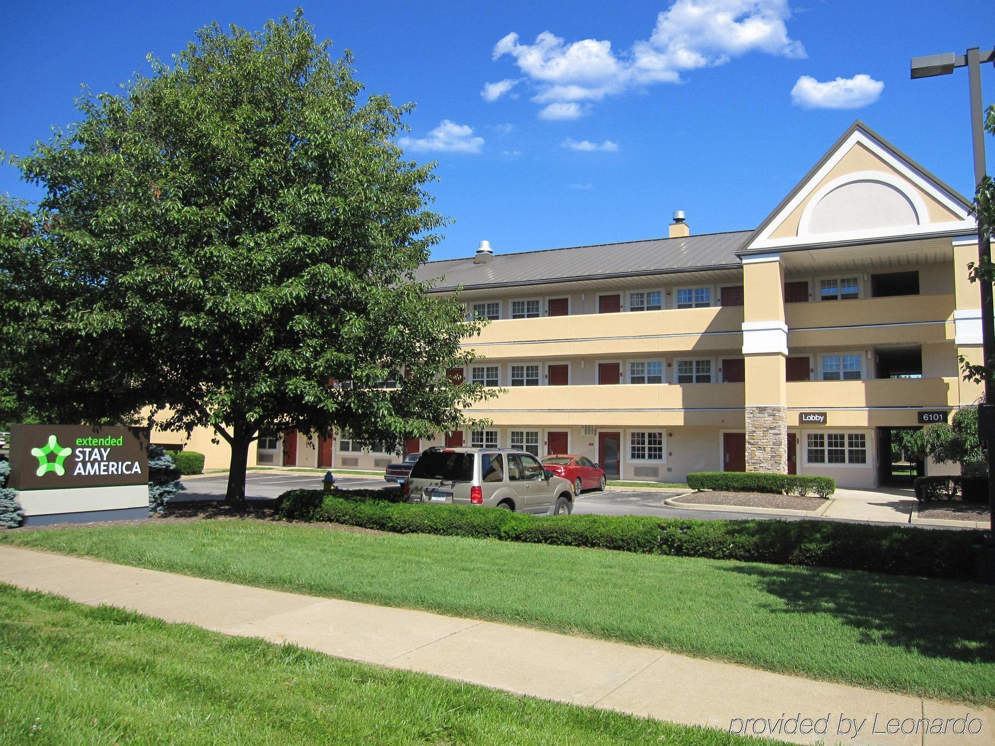 Extended America - - Dutchman Hotel 2*
