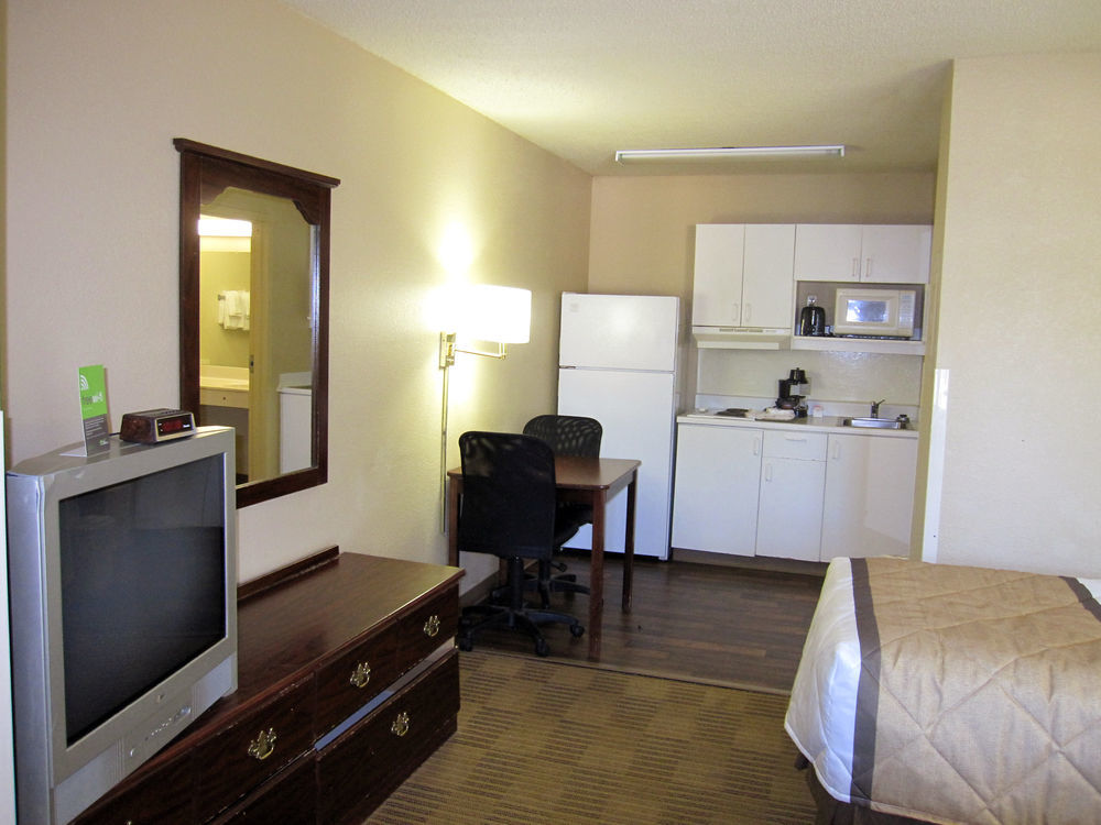 Extended America - - Dutchman Hotel 2*